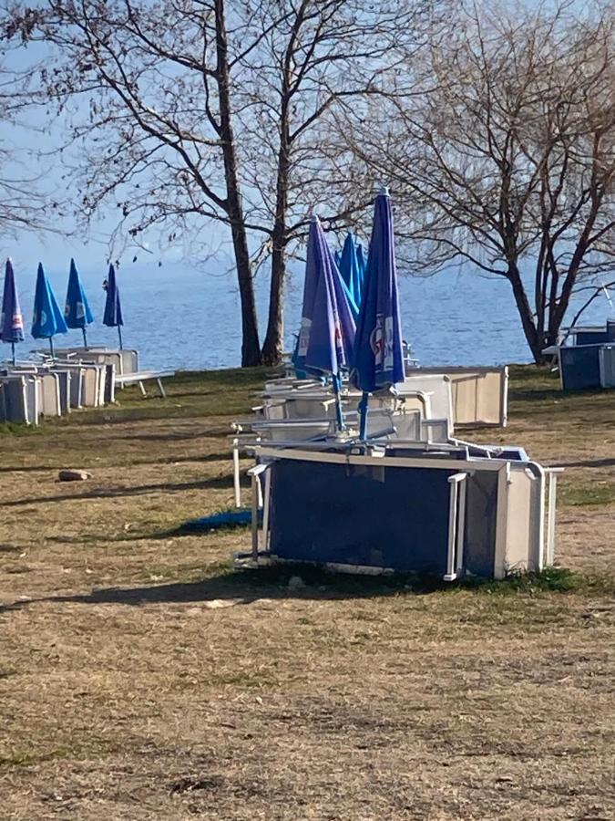 Casa Vacanza Sole Lago… Intra Bagian luar foto